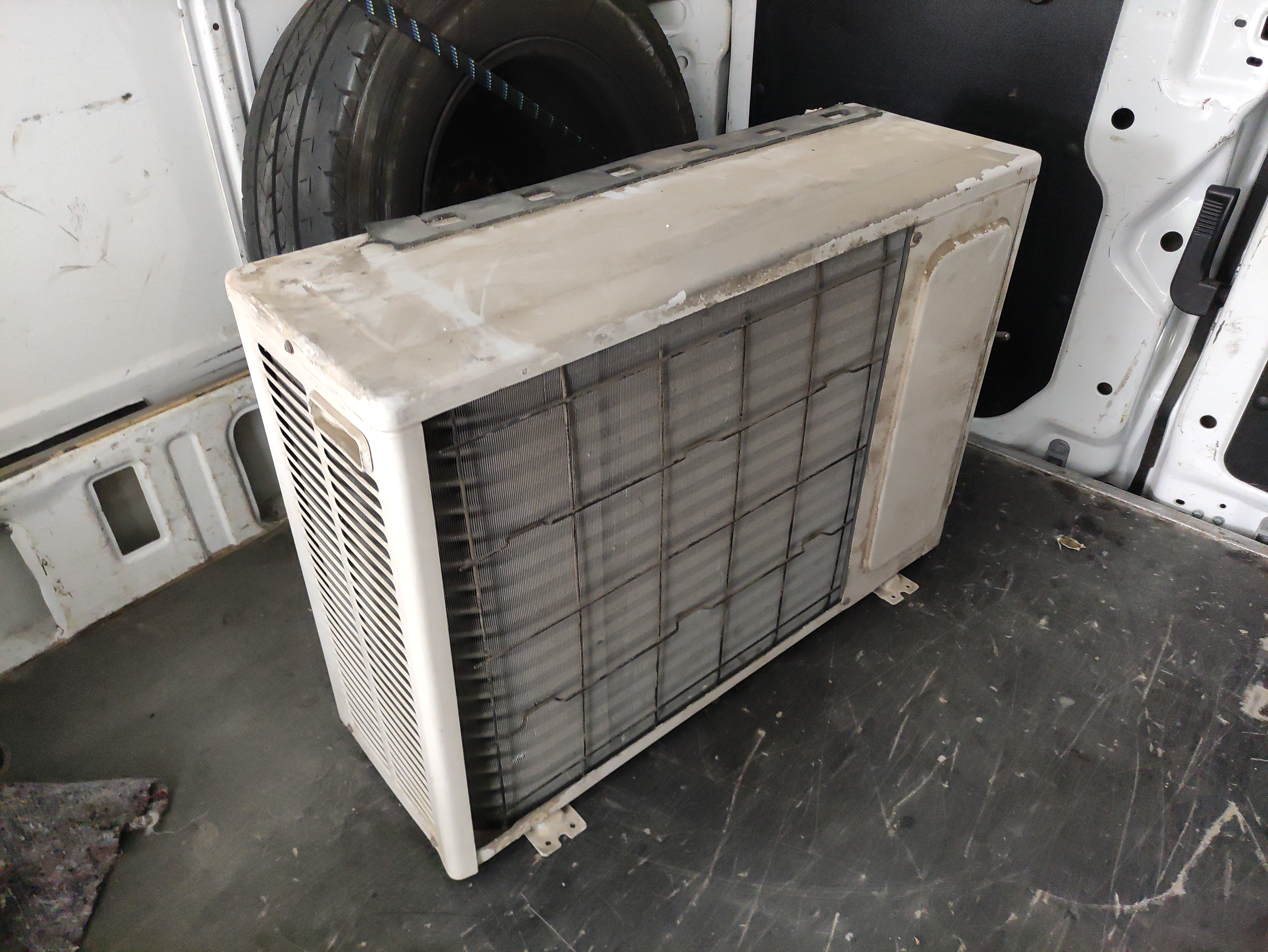 aire acondicionado exterior metal 1u